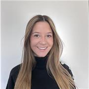 Estudiante universitaria responsable y apasionada por enseñar. Ofrezco clases de Matemáticas, Inglés y Economía para Primaria, ESO